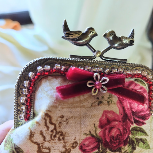 大人かわいい＊がま口ポーチ（ハート×バラ） 小賢しい 