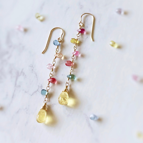 高品質ヘリオドールとマルチカラーサファイアのキャンディカラーピアス  