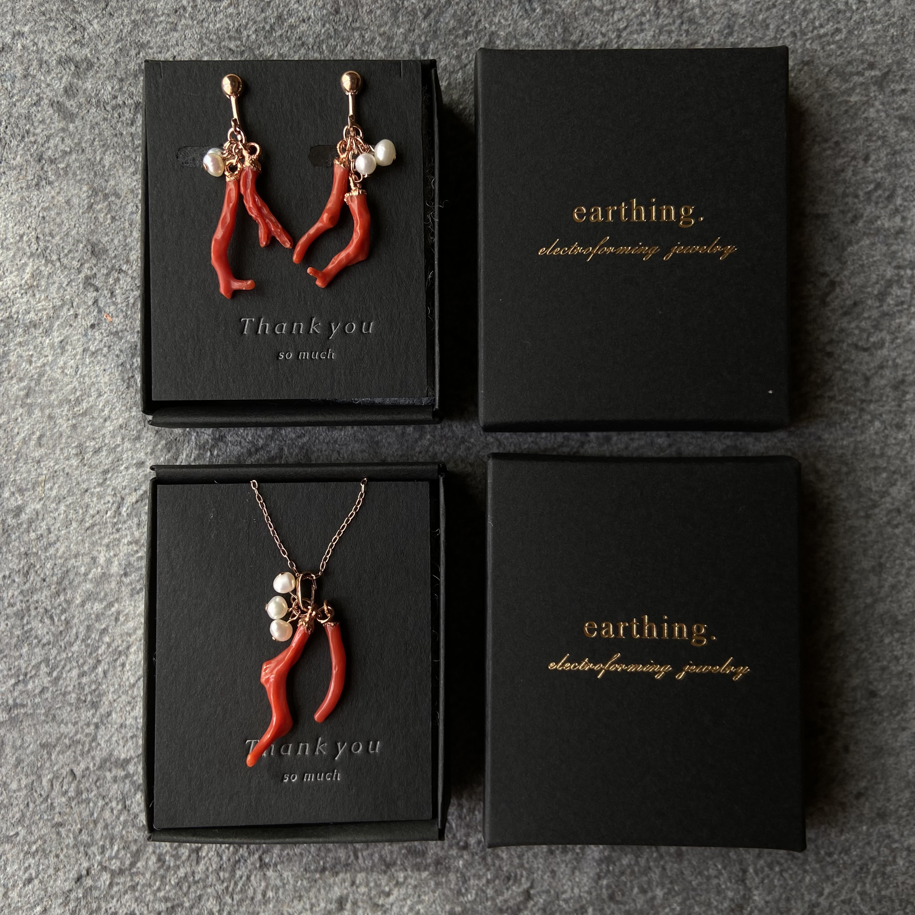 お得な福袋　赤サンゴと淡水パールのピアス、イヤリングとネックレスのセット