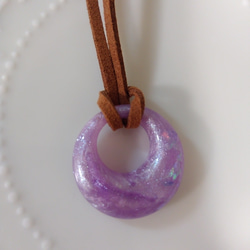 薄紫パールレジンペンダントネックレス 3枚目の画像