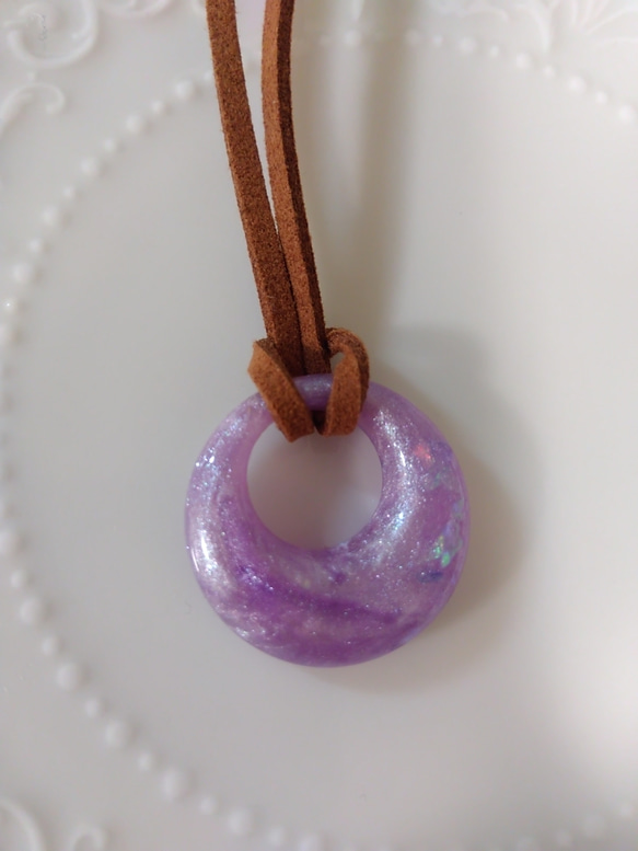 薄紫パールレジンペンダントネックレス 3枚目の画像