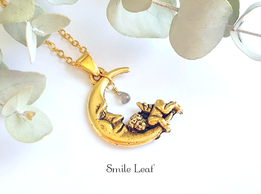 カラーチェンジガーネット＆月と天使のペンダント