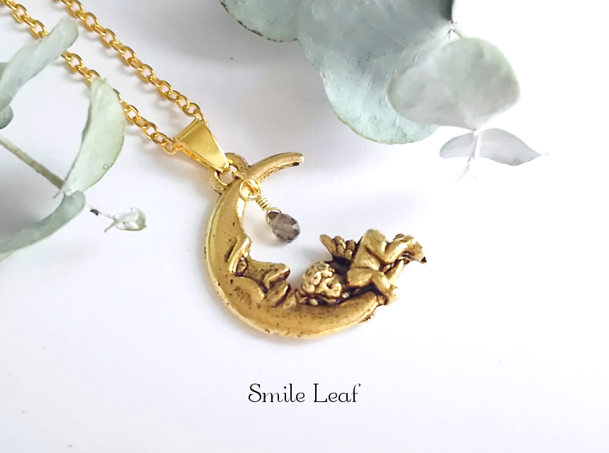 カラーチェンジガーネット＆月と天使のペンダント