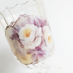 ガラスのフラワーベース  / バラ  アンティーク風  紫 4枚目の画像