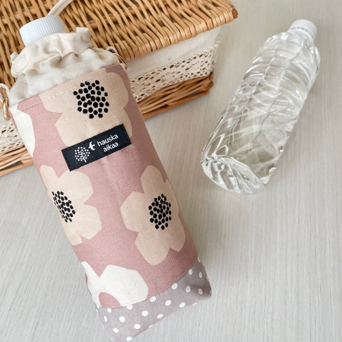 ペットボトルカバー　北欧風花柄　オフホワイト　ハンドメイド ペットボトルカバー 北欧風花柄 オフホワイト ハンドメイド