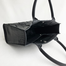 格子編みの本革ハンドバッグ(黒) 8枚目の画像
