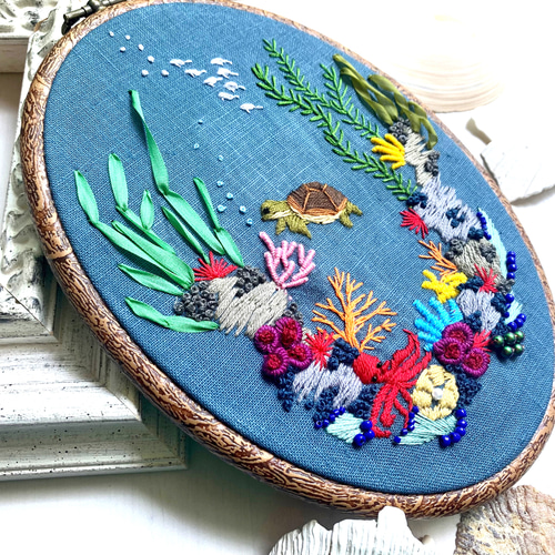 受注製作》deep sea 深海への旅 カメさんとともに 手刺繍タペストリー