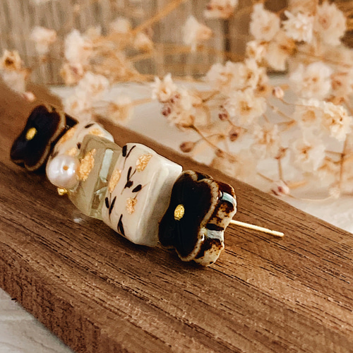 冬 人気】ダークブラウン 花柄 美濃焼 ガラス ピアス イヤリング 淡水