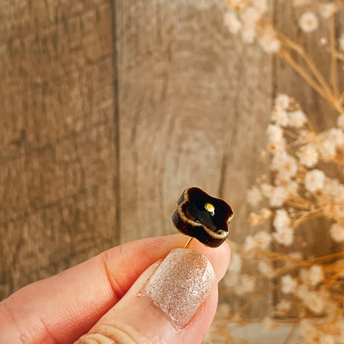 冬 人気】ダークブラウン 花柄 美濃焼 ガラス ピアス イヤリング 淡水