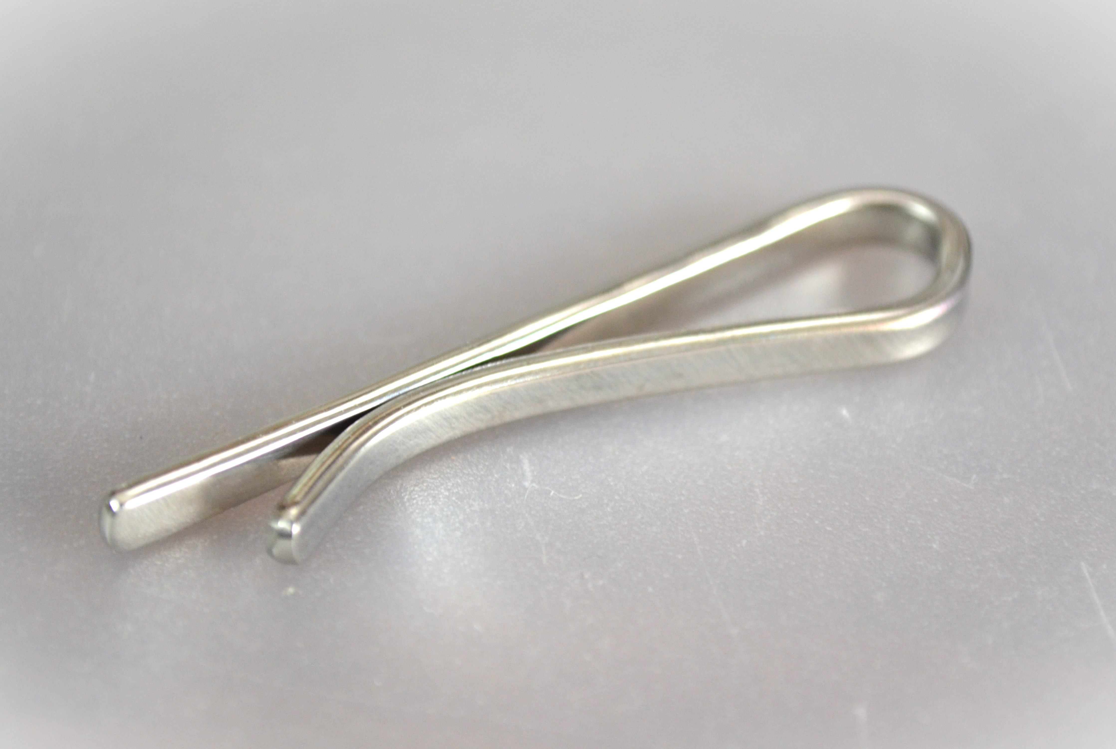 Titanium tie bar・純チタンネクタイピン・荒し鎚目・受注生産