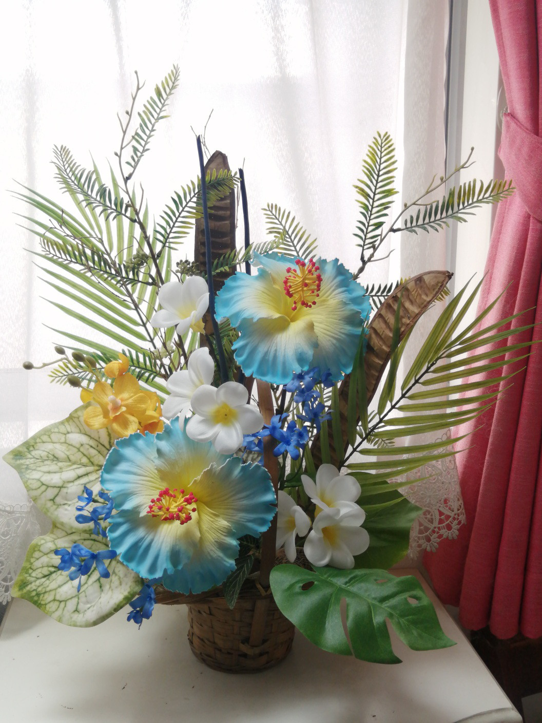 値下げ　青のハイビスカスのアレンジメント　トロピカル　スナップフルーツ　開店祝い　プルメリア　ブルースターモンステラ 4,940円