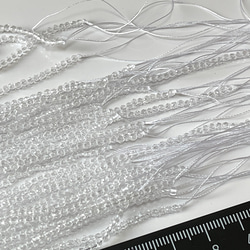 KB201  極小 クリアー 2mm 2本入り 1連約36cm ガラス ビーズ ボタンカット クリスタル 手芸材料 2枚目の画像