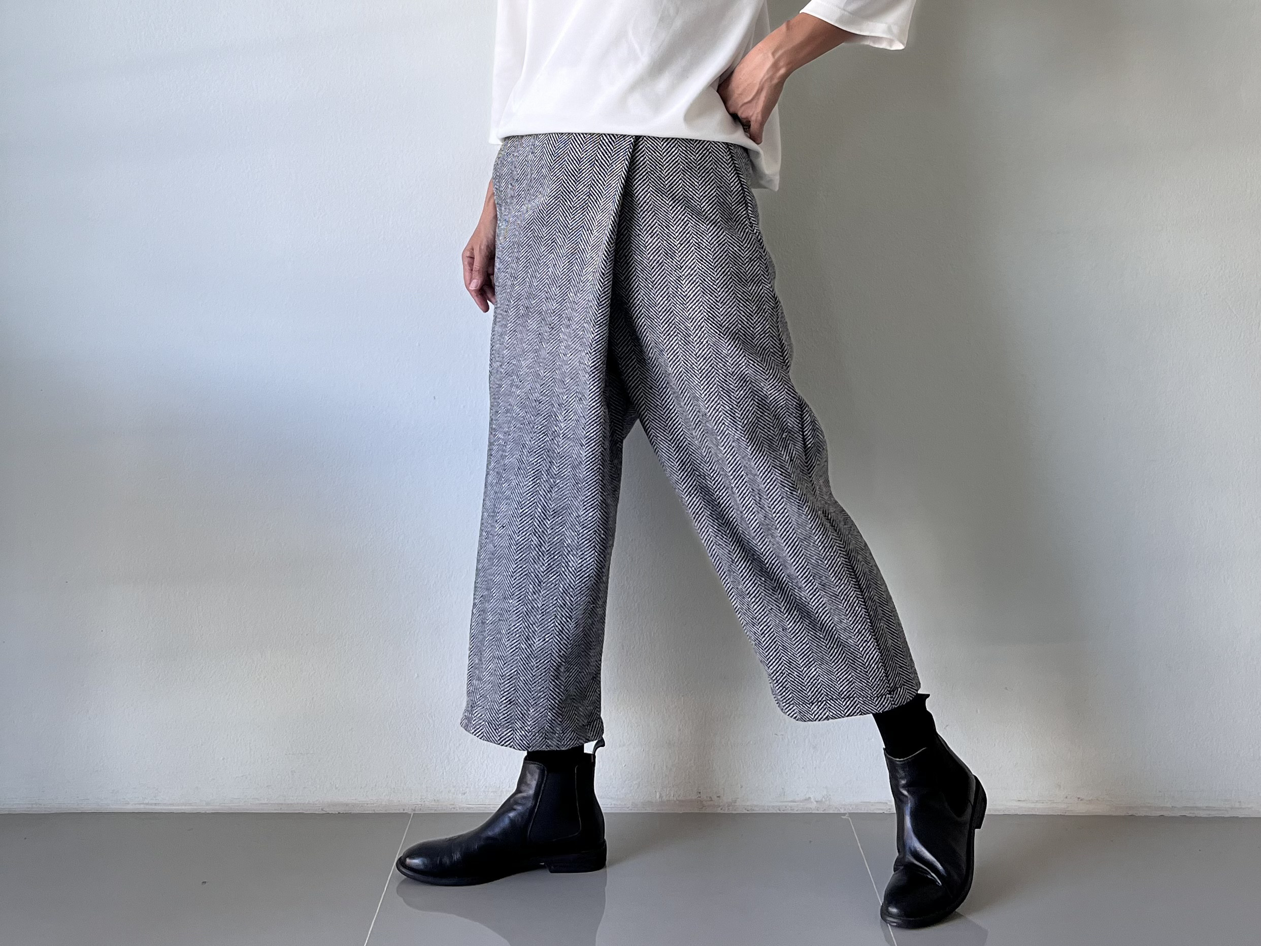 秋冬だけの大人テイストな上品感♡ツイードヘリンボーンウールで作り出す巻きスカート風なペグトップパンツ 。