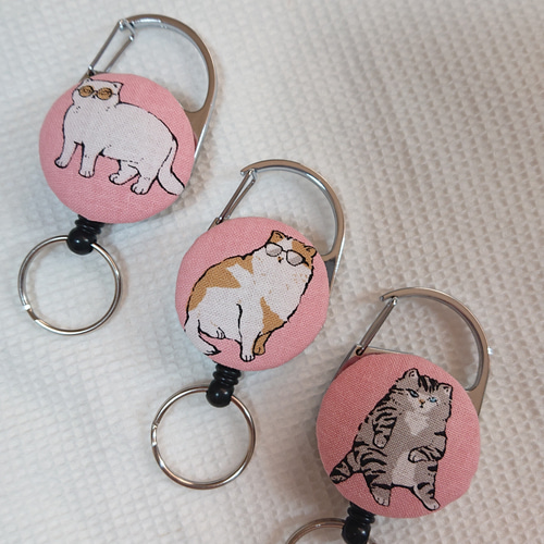 柄が選べるリールキーホルダー☆鍵やパスケースに☆メガネねこ