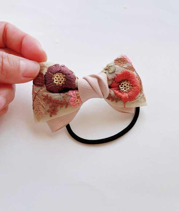 【再販】オレンジ＆紫＆ピンク花柄刺繍　インド 刺繍リボン　ヘアゴム　こども〜大人まで 5枚目の画像