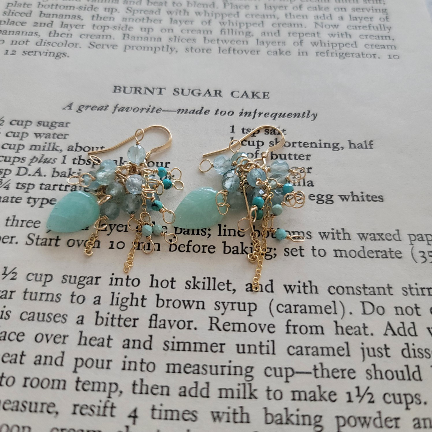 アマゾナイト、ブルーアパタイト、ターコイズ　 夏のブーケピアス イヤリング変更可