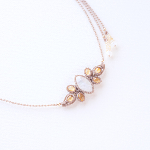 ムーンストーンとシトリンのマクラメ編み 天然石ネックレス ネックレス  