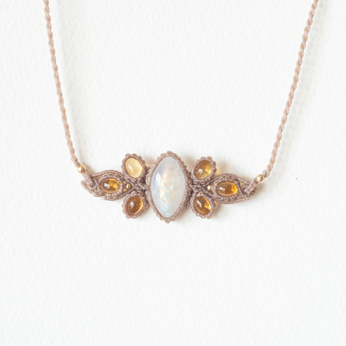 ムーンストーンとシトリンのマクラメ編み 天然石ネックレス ネックレス  