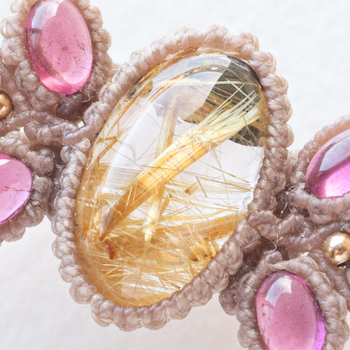 ルチルクォーツとガーネットのマクラメ編み 天然石ネックレス