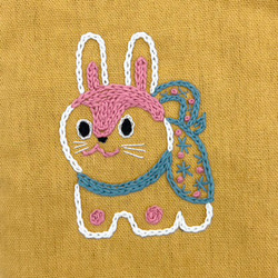 　手刺繡スマホショルダー張り子ウサギ 6枚目の画像