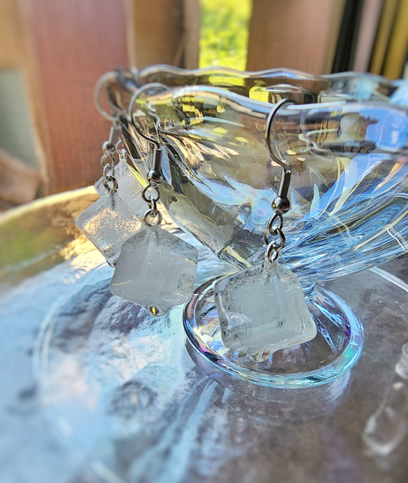 夏に溶ける氷のピアス／フック 3枚目の画像