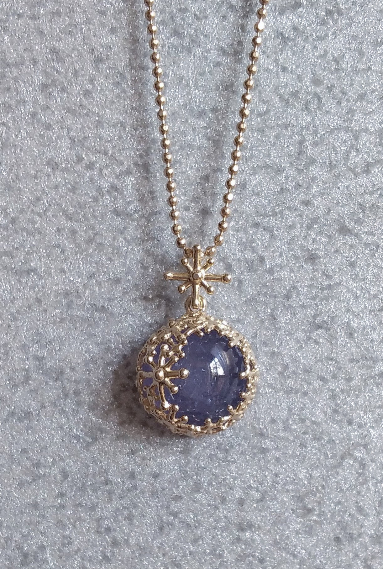 三日月座ペンダント(シルバー925製・タンザナイト)