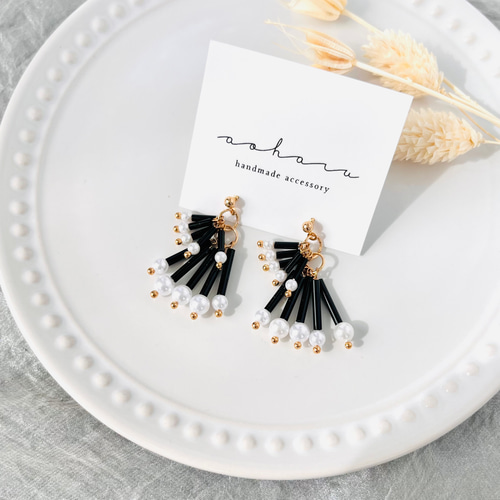 薔薇ビジュー♡じゃらじゃらピアス/イヤリング✩*¨ 即納】フラワーパールのゆらゆらビジュー ピアス/イヤリング の