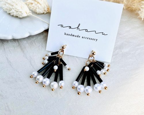 薔薇ビジュー♡じゃらじゃらピアス/イヤリング✩*¨ 即納】フラワーパールのゆらゆらビジュー ピアス/イヤリング の