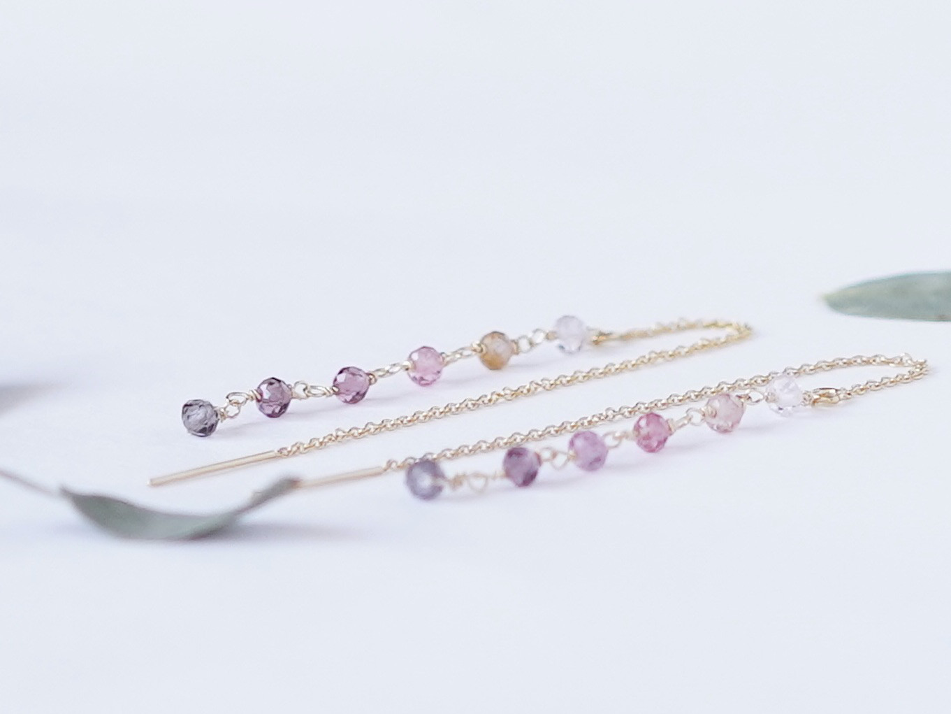 ♦︎再販♦︎8月誕生石♦︎マルチカラースピネル♦︎14kgfアメリカンチェーンピアス