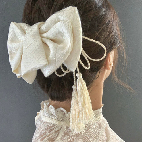 新作]白無垢の着物で作る髪飾り⑵❁⃘大人かわいいリボン/ウェディング  
