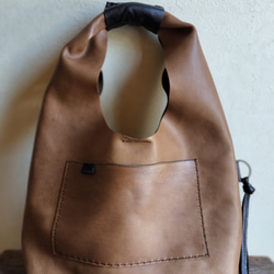 【受注制作】one shoulder bag　オークグレー✗黒　オイルシュリンクレザー 2枚目の画像