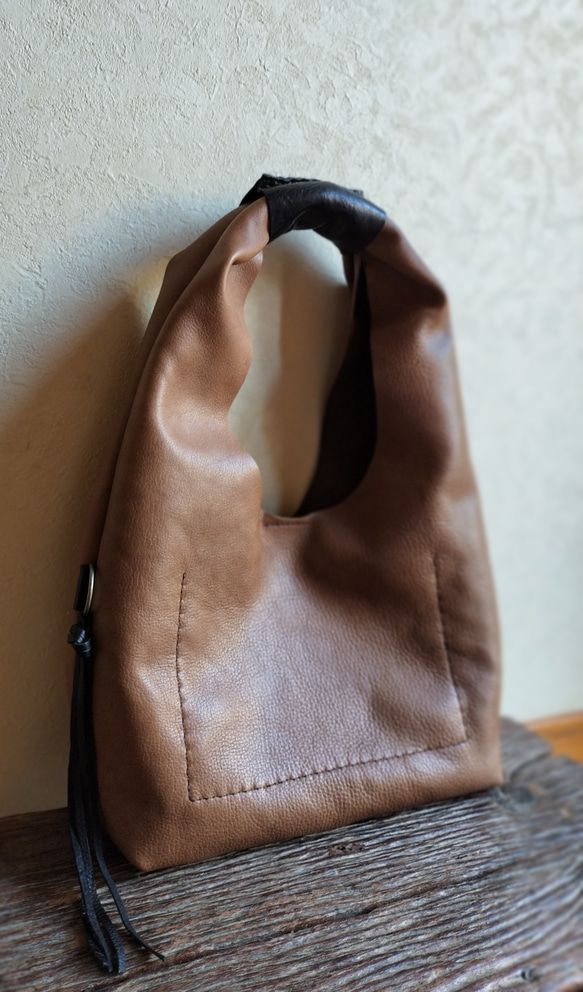 【受注制作】one shoulder bag　オークグレー✗黒　オイルシュリンクレザー 10枚目の画像