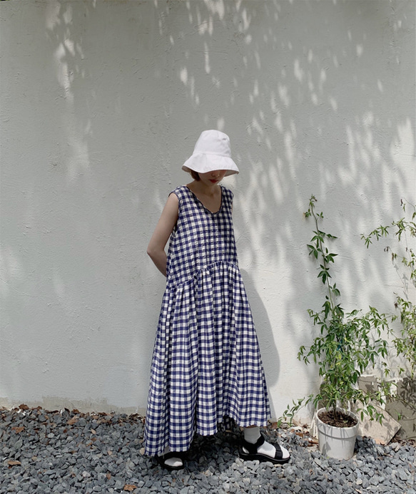 泡泡棉藍白格子洋裝 超大擺 寬松連衣裙 第12張的照片