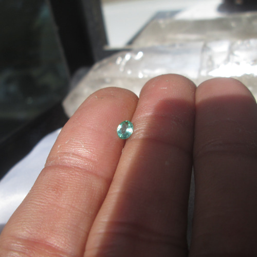 N.00036 パライバトルマリン・ルース 0.15ct 希少なバターリャ産 最高 
