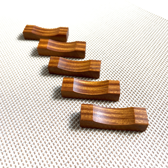 リグナムバイタ 箸置き 手作り 5個セット 箸・箸置き けんけん 通販｜Creema(クリーマ)