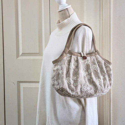 どんぐりのバック　ハンドメイド どんぐりのバック ハンドメイド （元泉手作り秋の純手刺繡