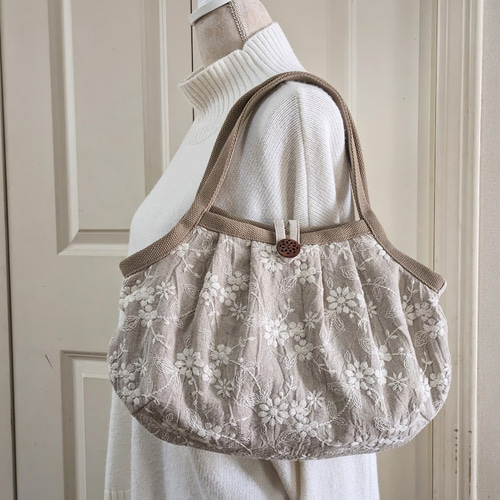 ハンドメイド　 　　　　　　　　　　　　　　リネングラニーバッグ ハンドメイド かぎ針編み グラニースクエア バッグ (2)の通販 by