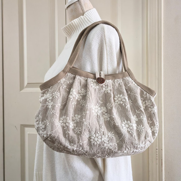 ☆ぷっくりグラニーバッグ・hana刺繍・生成り 7414☆ トート