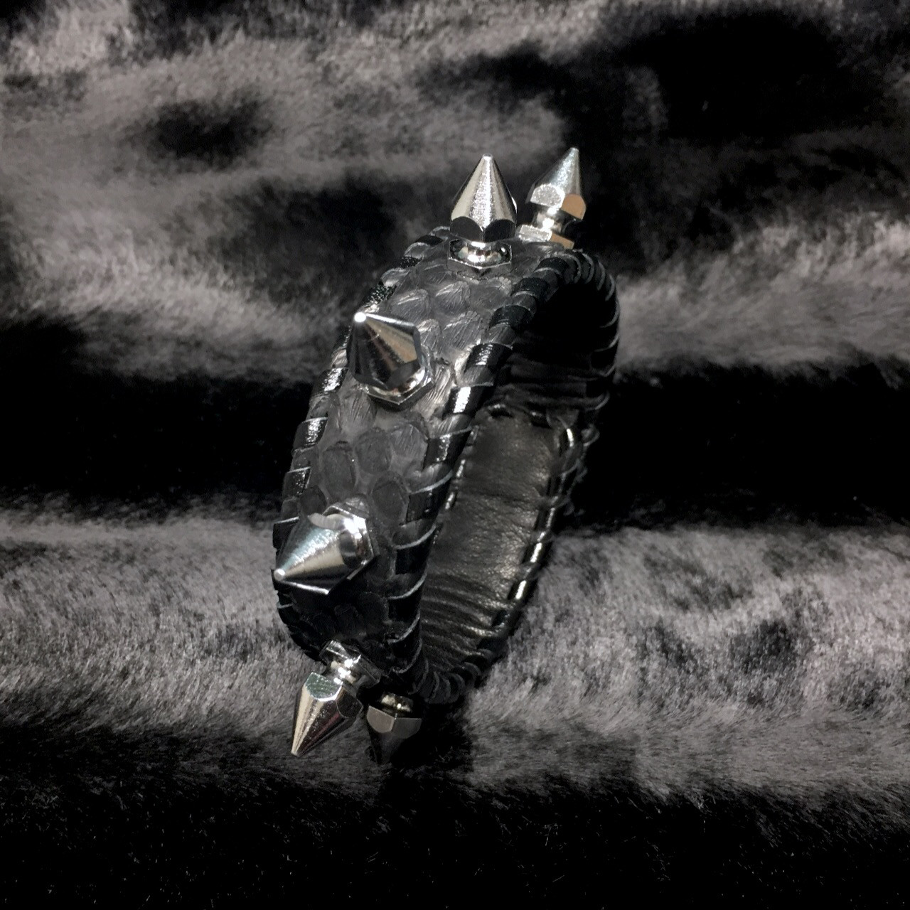 スタッズブレス・HEXスパイク[クローム]