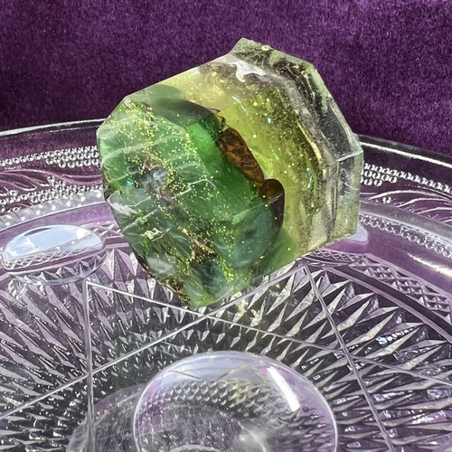 癒しのオルゴナイト❤️エメラルド＋ペリドットのハート型♡ 四