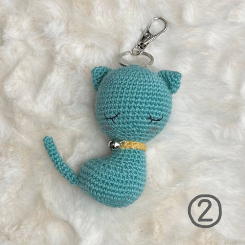 猫 チャーム ”おやすみ猫ちゃん” あみぐるみ・キーホルダー 【全9種類