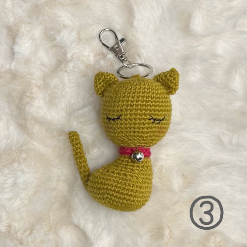 猫 チャーム ”おやすみ猫ちゃん” あみぐるみ・キーホルダー 【全9種類