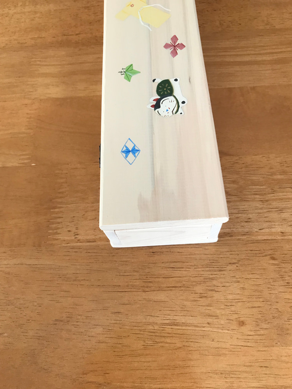 食卓に置ける箸箱(犬張り子と産着）　カトラリーケース　メガネ入れ　小物入れ　蓋付きカトラリーケース　木製　少人数用 9枚目の画像