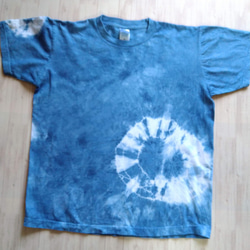 藍染め絞りTシャツ　メンズ　Mサイズ　草木染め　インド藍染め　M2 1枚目の画像