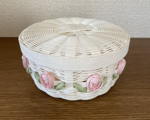 薔薇のかご 6b73209ef37cef8b7ac73b3923f684