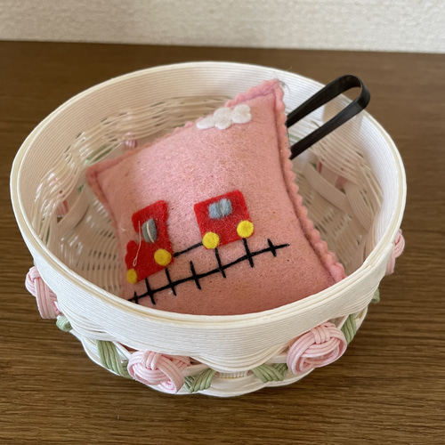 バラのお花付き丸かご 蓋つきかご クラフトバンド フリーボックス