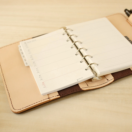 ほっこり落ち着くココアブラウン たっぷり挟める柔らかい風合いが