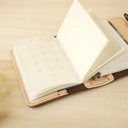 ほっこり落ち着くココアブラウン たっぷり挟める柔らかい風合いが