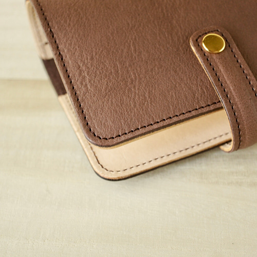 ほっこり落ち着くココアブラウン たっぷり挟める柔らかい風合いが