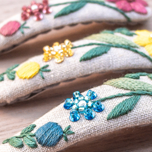 手刺繍パッチンピン「ビーズと刺繍のお花」 ヘアピン さゆき工房 通販 